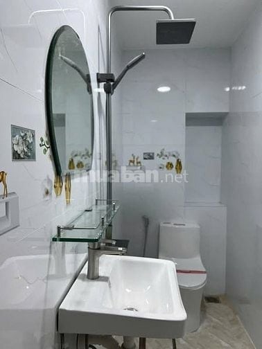 4ty650 Mới xây P3Q8 3,9 x 8,3 trệt 2 lầu SHR hoàn công đủ giá còn bớt