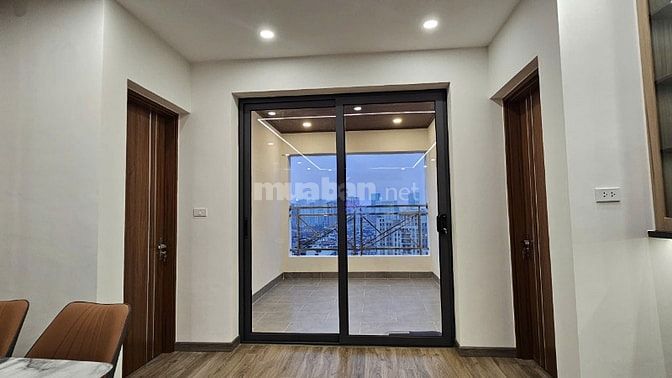 Nhà mới  70 m2x5 tầng 9 phòng 4 phụ Vương Thừa Vũ TX