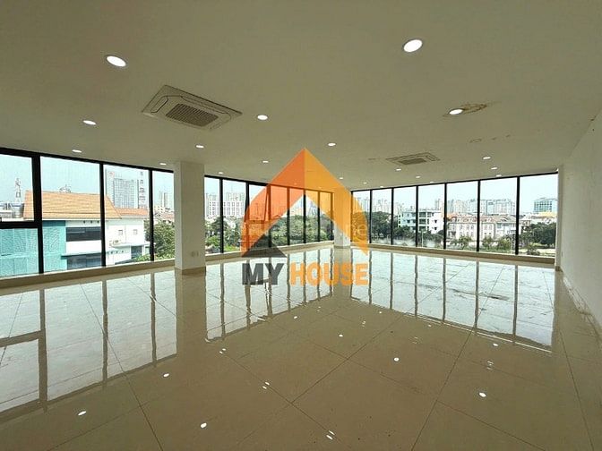 SIÊU PHẨM TRUNG TÂM Q2 TÒA VĂN PHÒNG KÍNH SÀN SUỐT 450m2 THANG MÁY MÁY