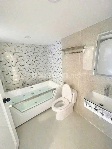 Bán nhà Mặt tiền, 5 tầng, (4x36.5m), 17 phòng, Âu Dương Lân P3 Q8