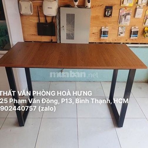 950k Bộ bàn chân sắt dài 1M2 + ghế xoay lưới vuông tay bầu, mới 100%