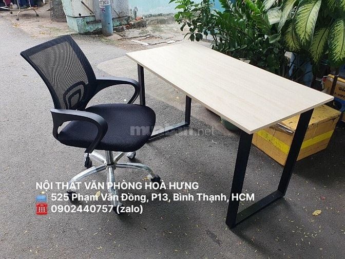 950k Bộ bàn chân sắt dài 1M2 + ghế xoay lưới vuông tay bầu, mới 100%