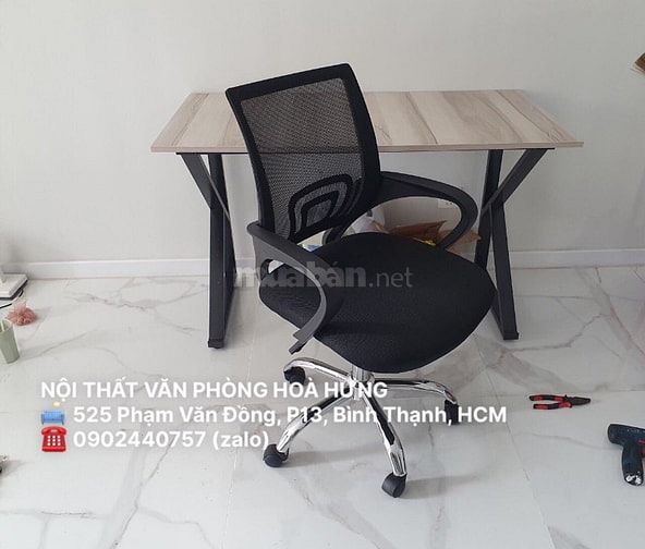 950k Bộ bàn chân sắt dài 1M2 + ghế xoay lưới vuông tay bầu, mới 100%