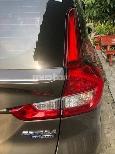 xe 7 chổ Suzuki Ertiga Hybrid 2022 nhập khẩu số tự động