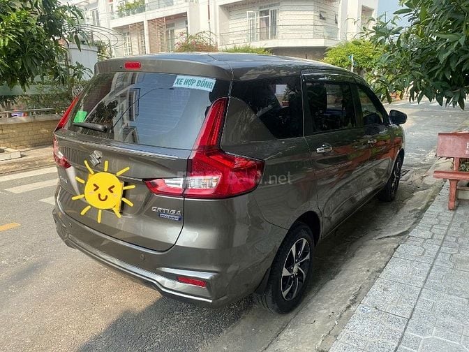 xe 7 chổ Suzuki Ertiga Hybrid 2022 nhập khẩu số tự động