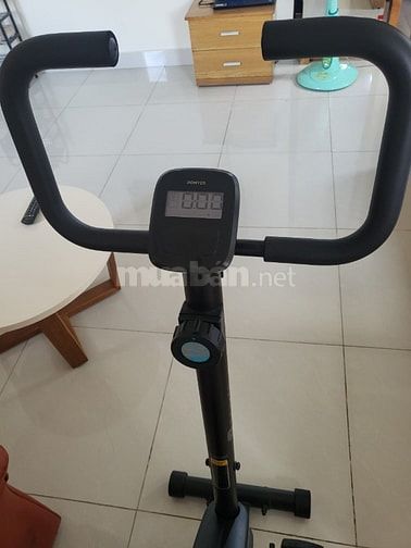 Máy đạp xe Essential Decathlon khung thép 20kg