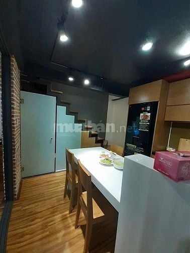 Nhà 1 trệt 2 lầu, hẻm xe hơi, đường Nguyễn Duy Trinh giá 4,35 tỷ