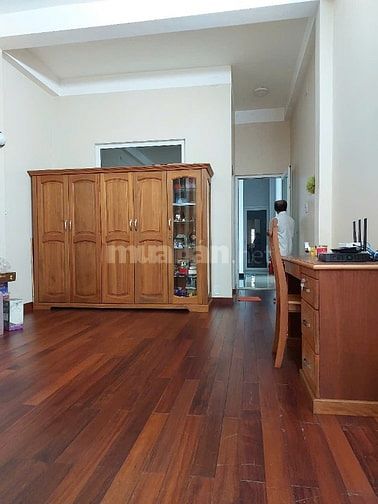 Bán nhà MT Nguyễn Hồng Đào, DT 4m x 16m 4 tầng, 16 tỷ còn thương lượng