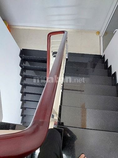 Bán nhà MT Nguyễn Hồng Đào, DT 4m x 16m 4 tầng, 16 tỷ còn thương lượng