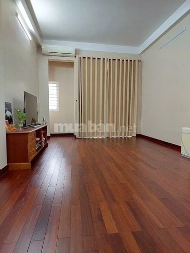 Bán nhà MT Nguyễn Hồng Đào, DT 4m x 16m 4 tầng, 16 tỷ còn thương lượng