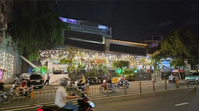 Sang nhượng nhà hàng 2000m2 đường Phan Văn Trị-Gò Vấp,gần Vincom Plaza