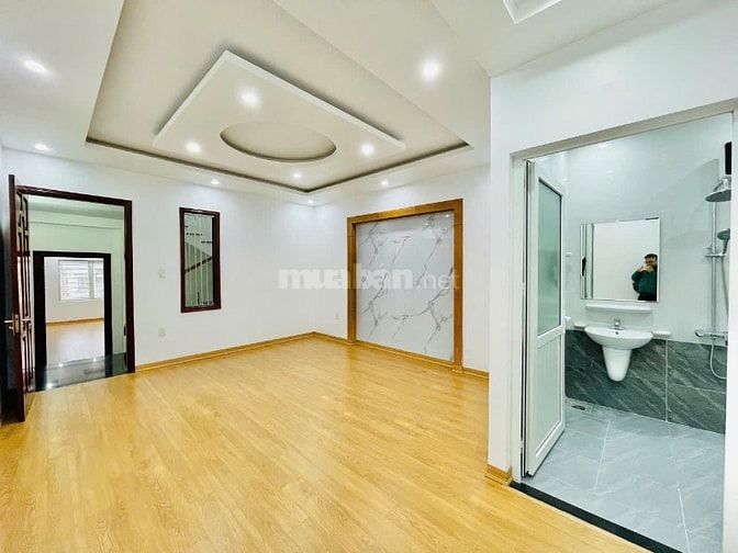 90m2 nhà 4 tầng sân cổng gara phố Tô Vũ - Văn Cao