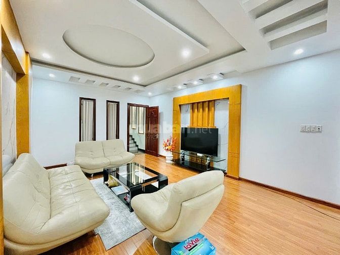 90m2 nhà 4 tầng sân cổng gara phố Tô Vũ - Văn Cao