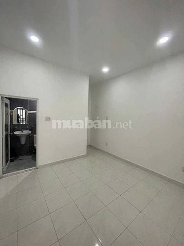 Xoay vốn bán nhà  Nguyễn Kiệm, p.3, Quận 3. Giá 2,86 tỷ/40m2, hẻm 4m