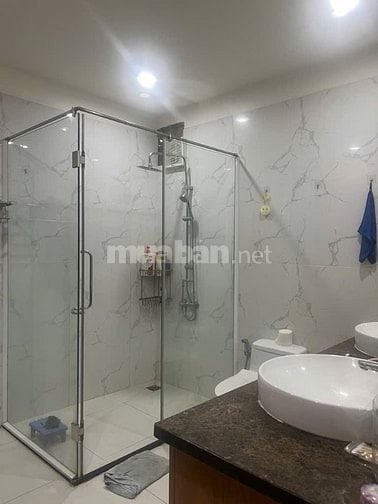 Bán gấp nhà mặt tiền phạm văn đồng p13 bình Thạnh chỉ 9,6 tỷ sổ Hồng 