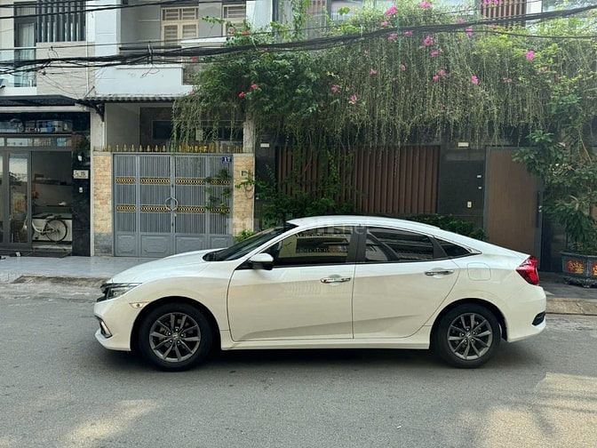 Bán xe Honda CiVic 1.8G Vin 2021, Đăng ký T12/2021. Màu Trắng