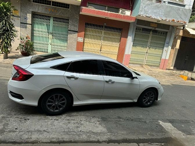 Bán xe Honda CiVic 1.8G Vin 2021, Đăng ký T12/2021. Màu Trắng