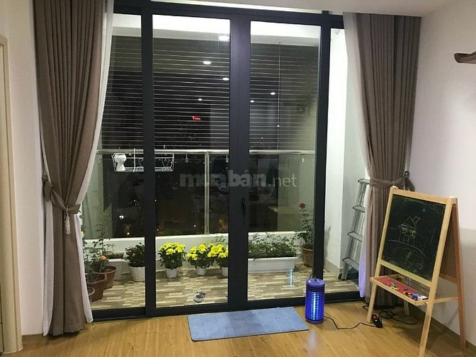 Chính chủ bán CH mặt phố Trung Kính.115m2, 3 ngủ, căn góc, giá cực rẻ