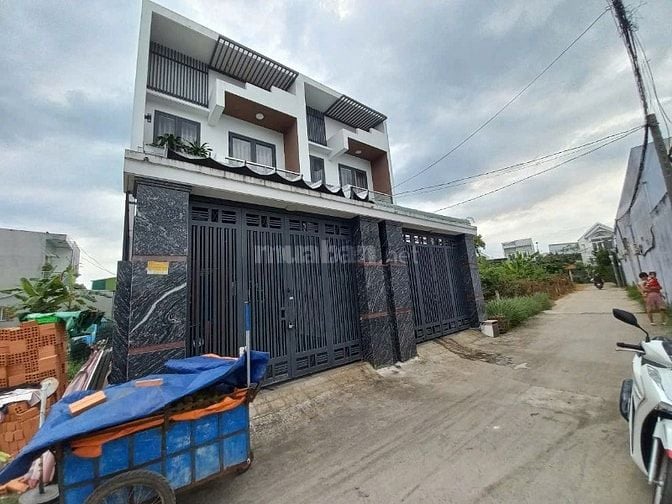 CẦN BÁN GẤP NHÀ MỚI, Ở NGAY 100M2, XÃ PHƯỚC LÝ, TỈNH LONG AN. 2 85 TỶ