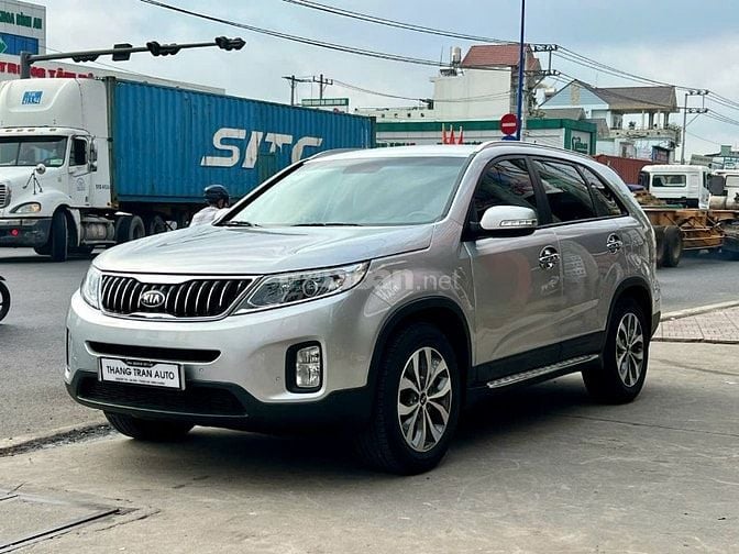 Cần bán Kia Sorento đời 2018 một chủ mua mới từ đầu. Odo 43.000km