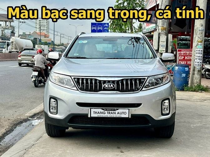 Cần bán Kia Sorento đời 2018 một chủ mua mới từ đầu. Odo 43.000km