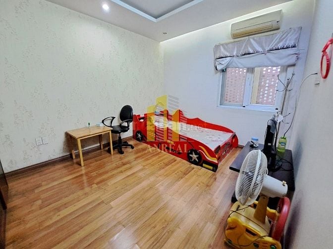 Giảm chỉ còn 30 triệu Villa Trần Não 2Lầu Giáp Sông Đối Diện Công Viên