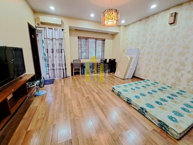 Giảm chỉ còn 30 triệu Villa Trần Não 2Lầu Giáp Sông Đối Diện Công Viên