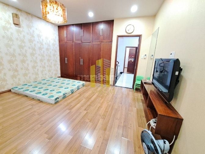 Giảm chỉ còn 30 triệu Villa Trần Não 2Lầu Giáp Sông Đối Diện Công Viên