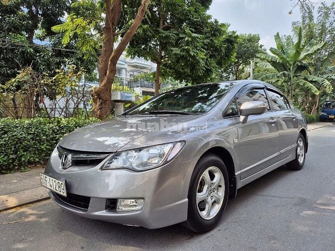 Honda Civic 1.8L đời 2007Auto,màu xám-bạc,gia đình sử dụng mới 95%.