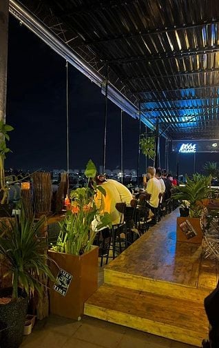 MB Sân Thượng Tầng 7+ 8 View Cực Đẹp, 160m2, Giá 20tr còn 12tr/tháng