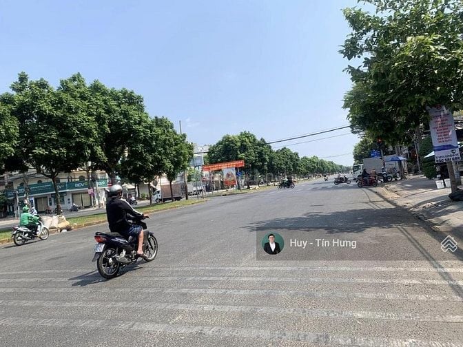 Bán nhà MT Vành Đai Trong, 10 x 25m, cấp 4, giá 40.5 tỷ (Tín Hưng)