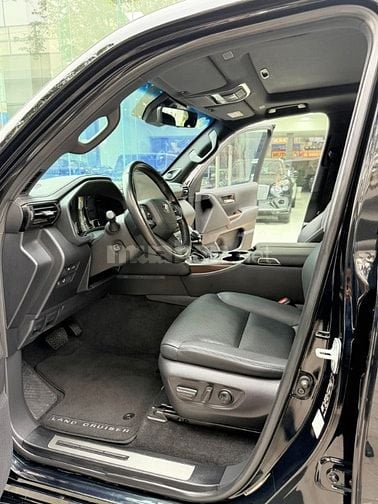 Bán Toyota Land Cruiser LC300 VXR nhập Trung Đông, Model 2022