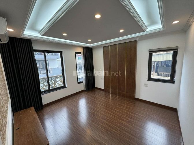 Bán nhà Lê Hồng Phong, 120m2, phân lô ô tô dừng đỗ,6tầng,thang máy.