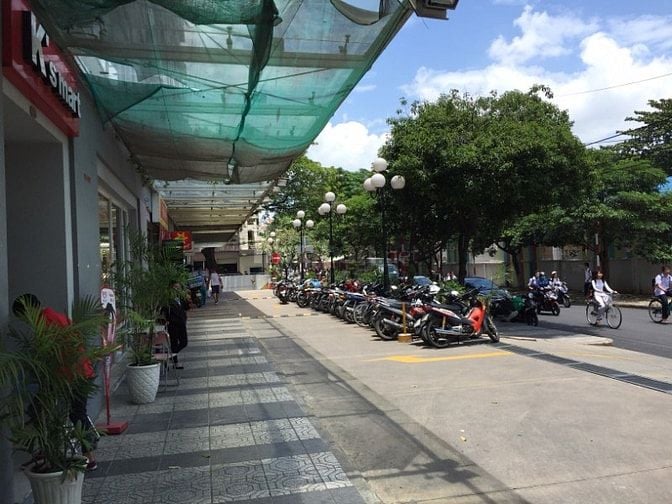 Cho thuê Shophouse 1 trệt + 1 lầu. Ngang 9,5m, Dài: 9,5m. DT: 170m2