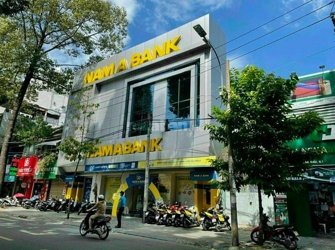 Hạ giá bán gấp nhà 8x18m MT đường Trần Bình Trọng - An Dương Vương, Q5