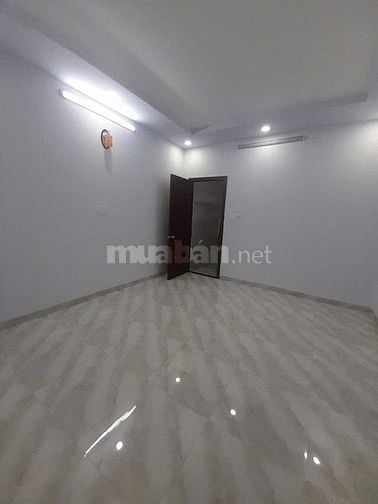 Dưới 10 tỷ !! Mặt tiền Bình Phú Quận 6 (4x17m) 3 lầu mới xịn (y hình)