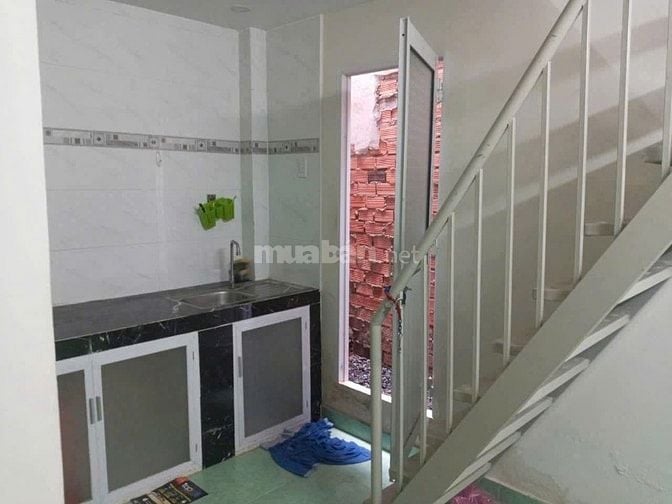 Nhà trệt lững 2 phòng ngủ.đất 42m2.bình trưng tây