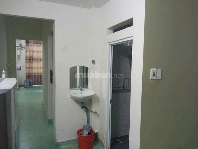 Nhà trệt lững 2 phòng ngủ.đất 42m2.bình trưng tây