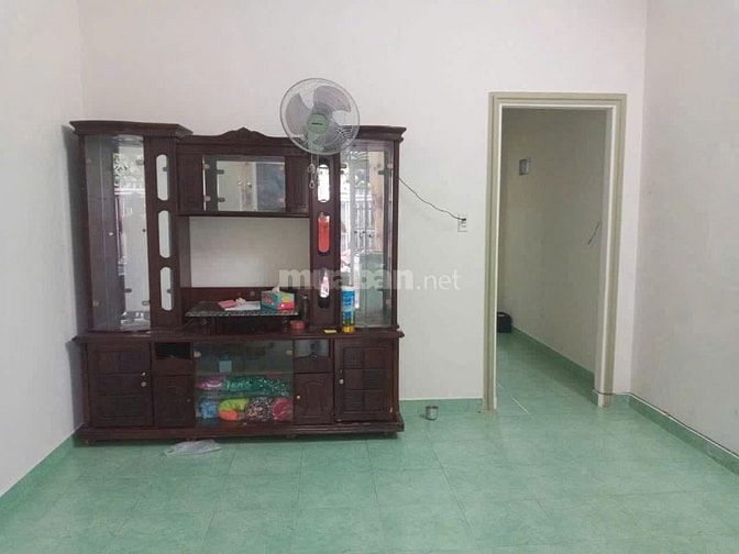 Nhà trệt lững 2 phòng ngủ.đất 42m2.bình trưng tây