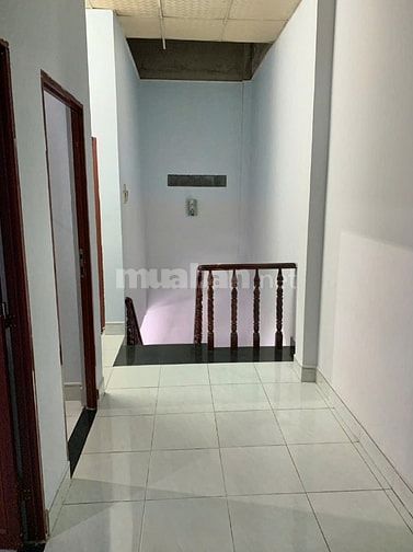 Nhà trệt lầu 3PN.2WC bình trưng tây 8 triệu