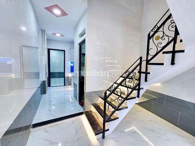  Nhà mới đón xuân , Bến Ba Đình P9 Q8, 28m2 shr gần cầu NT Phương