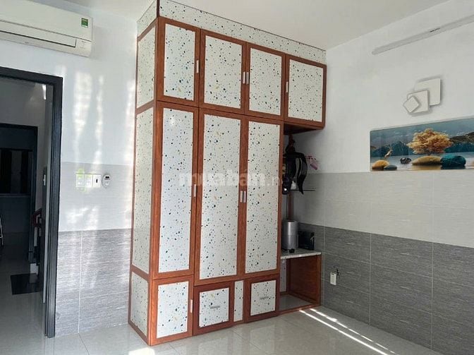 Nhà hẻm 380 Nguyễn Văn Khối 90m2 ngang 4m 3 lầu KD chỉ 7.9 tỷ gần CV