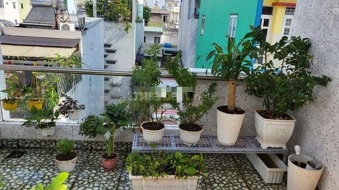 Cho thuê nhà hẻm 4m Lạc Long Quân P.5 Quận 11 giá 15 triệu – 44m2