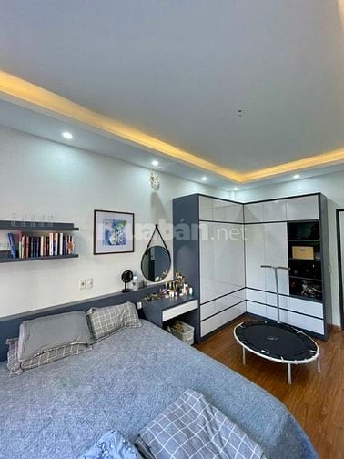 1. Bán nhà Nguyễn Văn Cừ - Nhà đẹp 4 tầng ô tô đỗ cửa, DT 41m² 