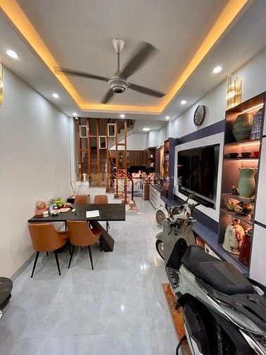 1. Bán nhà Nguyễn Văn Cừ - Nhà đẹp 4 tầng ô tô đỗ cửa, DT 41m² 