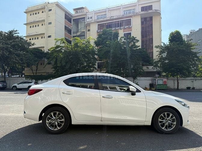 cần bán Mazda 2 1.5 AT Luxury sx- 2020 màu trắng, Xe đẹp ngay chủ bán