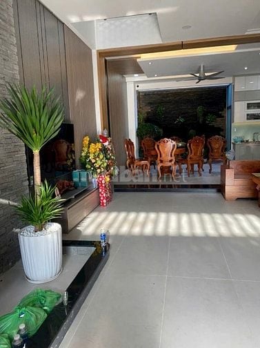 Nhà đẹp có hồ cá Koi, DT 6x18m, đường Nguyễn Văn Quá, Quận 12, 10tỷ200