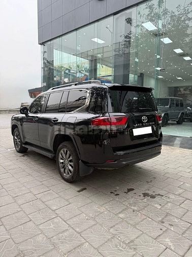 Bán Toyota Land Cruiser LC300 sản xuất 2022.