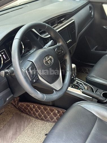 Cty gia đình bán xe Toyota Altis 1.8V màu đen model 2021