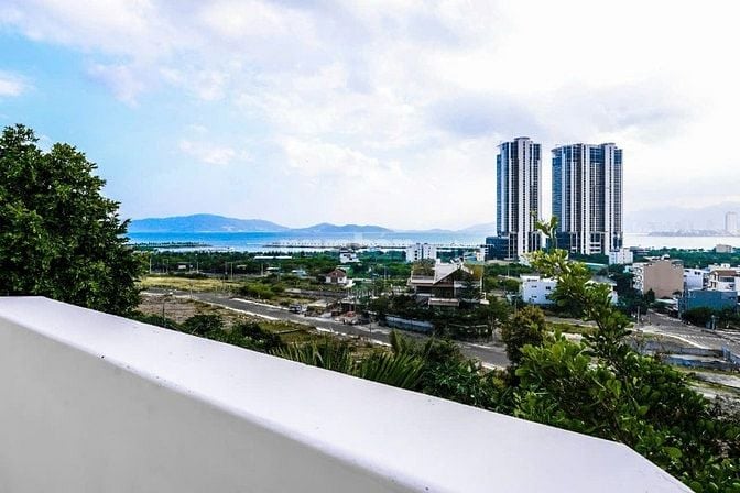 Biệt thự đồi view biển cực đẹp tại Nha Trang - Giá chỉ bằng giá đất!